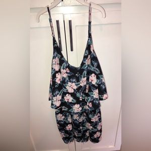 One clothing floral Romper juniors L vacation spring summer Easter shorts romper